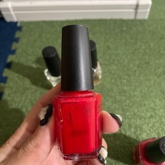 赤ポリッシュとベースコートとトップコートの画像