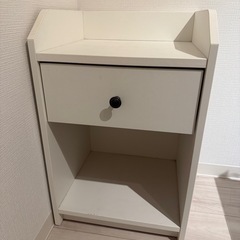 ベッドサイドチェスト