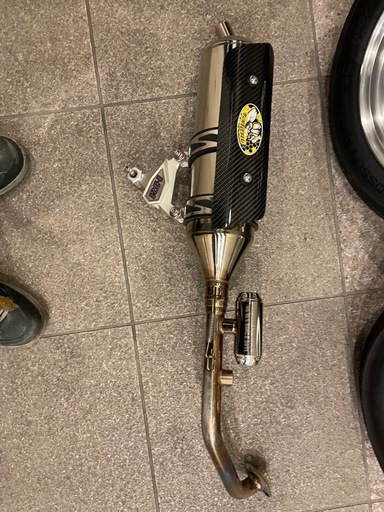 シグナス　全年式　バンブルビーマフラー