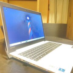 調べものに便利！LenovoノートPC