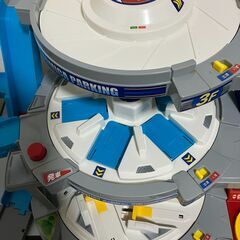 【中古玩具】トミカ　ぐるぐるシュートDXトミカパーキングの画像