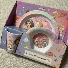★新品未使用品★　ディズニー　プリンセス　皿　コップ　ディナーセット