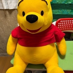 縫い目ほつれ、汚れありのプーさんのぬいぐるみ