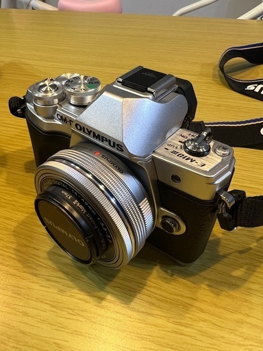 オリンパス OM-D E-M10 Mark III ダブルズームレンズキット