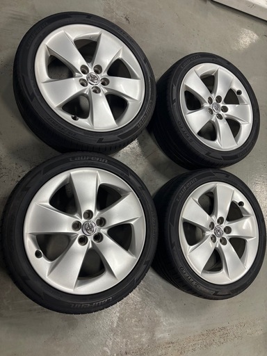 （取引中）プリウス　タイヤ付き純正ホイール 17インチ