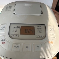 2023年製 アイリスオーヤマ 炊飯器　KS-RC21M10-W
の画像