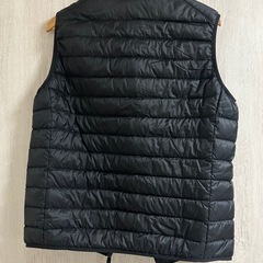 UNIQLO ウルトラライトダウンベストの画像