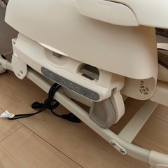 コンビ ネムリラ オートスイング 電動ハイローチェア ハイローチェア Combi AUTO ネムリラATの画像