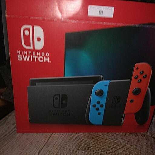 任天堂Switch ほぼ新品。