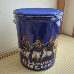 サッカー　缶椅子