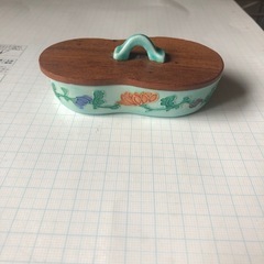 爪楊枝入れ　宝石入れ　陶器　瀬戸物　昭和当時物　美術品　コレクション