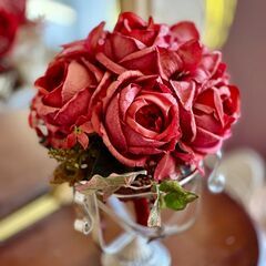 新作デザイン購入に伴いブーケお譲りします／店舗改装・新築建て替えに伴い、装飾品・備品・家具を譲渡いたしますの画像