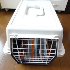 無料 ファープラスト社製 アトラス10 ハードキャリー 小型犬用...