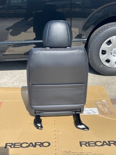 ハイエースワイド スーパーＧＬ ダークプライムⅡ 純正シート 運転席側