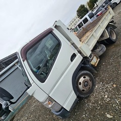 ニッサンダンプの画像