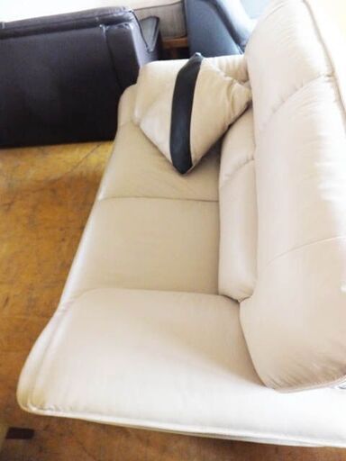 ◆二人掛けソファ◆合成皮革　レザー　アイボリー系　幅1650mm　リビング　USED