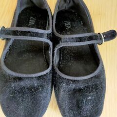 ZARA １度使用　ブラックストラップシューズ　（スエード）