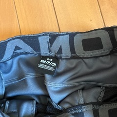 アンダーアーマー　パンツ&手袋の画像