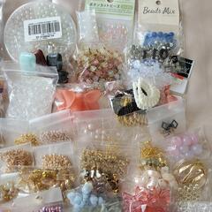 ハンドメイド【アクセサリーパーツ⭐７７点⭐まとめ売り】の画像