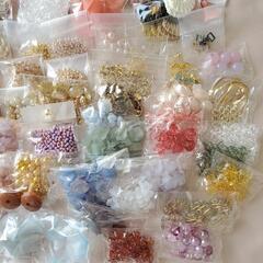 ハンドメイド【アクセサリーパーツ⭐７７点⭐まとめ売り】の画像