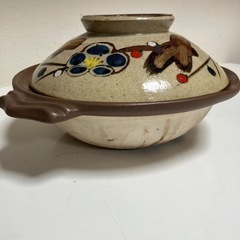 花柄装飾の陶器製土鍋　約25cmの画像