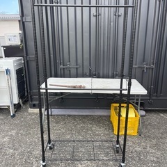 Amazonベーシック ハンガーラック 2段 洋服ラック 耐荷重181kg 頑丈 キャスター付き 棚付き 耐荷重181kg, 幅91.4 x 奥行35.6 x 高さ182.9 cm, ブラックの画像
