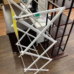 ★ジモティー割あり★折り畳み物干しｽﾀﾝﾄﾞ/クリーニング済みHG-5270の画像