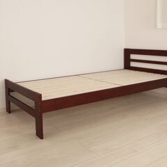 限定1点【新品】パインフレームのすのこベッド シングルベッド ホワイト お客様組立品の画像