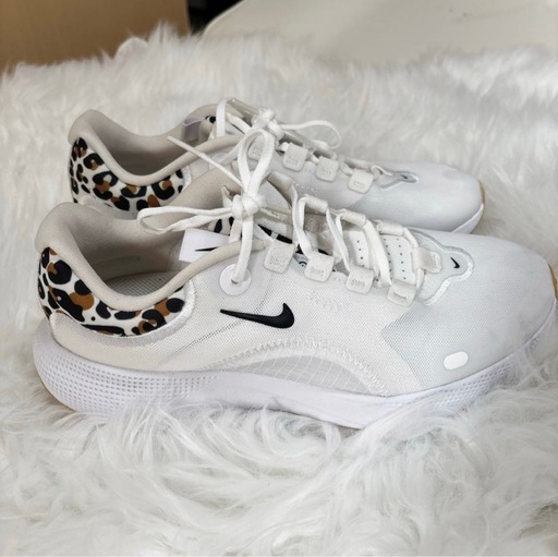 NIKE ヒョウ柄靴
