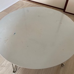 折りたたみテーブルの画像