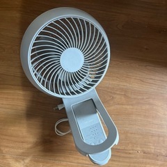 壁掛け扇風機