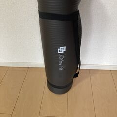ブラック ヨガマット（キャリングバッグ＆ストラップ付き）