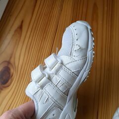 アシックス　スニーカー16センチ　上履き　セレモニーの画像