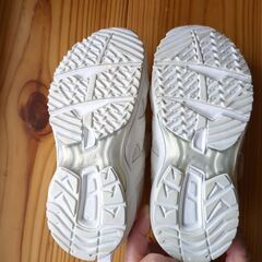 アシックス　スニーカー16センチ　上履き　セレモニーの画像