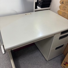 オフィスデスク
