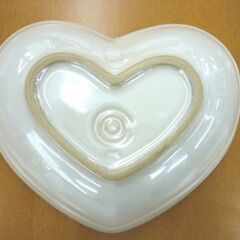 ☆LE CREUSET スモールハートディッシュ 2枚セット 小皿 小鉢 取り皿 Small Heart Dish ルクルーゼ 食器 赤/白 札幌 北20条店の画像