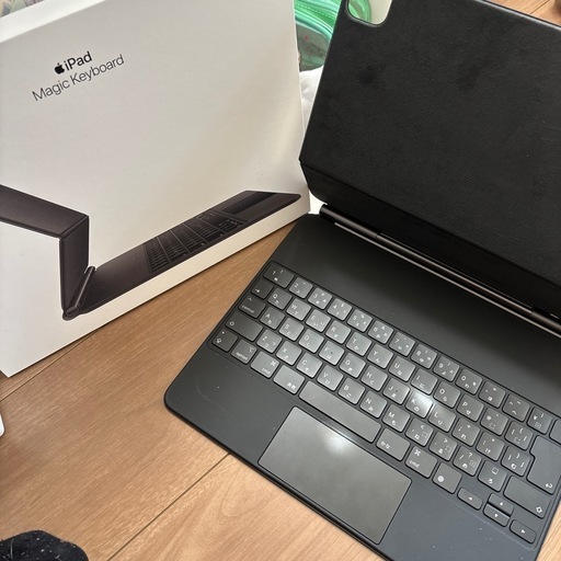 iPad マジックキーボード 13inch