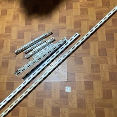 スチール棚の棒差し上げます。の画像