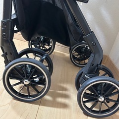 コンビ スゴカルα 4キャス Light エッグショック HS トリコーングリーンベビーカーの画像
