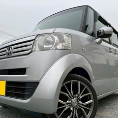 安心の1年保証付き‼️月々1.2万円〜分割払い可❗️ 車検2年付き！【名義変更代込み】大人気☆ホンダ N-BOX☆ステアリングスイッチ付き☆Bluetooth対応ナビ付き☆走行中DVD見れます☆電動スライドドア☆ドラレコ付き☆スマートキー☆フルオートエアコン☆事故歴修復歴なし☆そのまま乗って帰れます❗️の画像