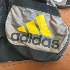 adidasバックの画像