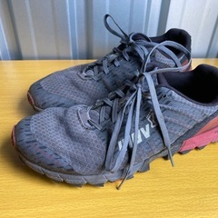 inov8 イノヴェイト　ロックライト　トレラン　