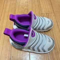 NIKE子供用運動靴の画像