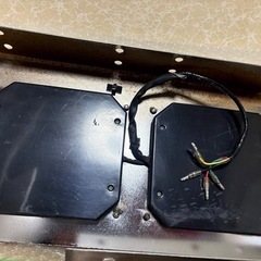 ジャンク 難あり 飾りなどに。 24V？ LEDテールランプ スクエア型の画像