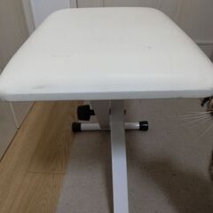 電子ピアノの折りたたみ椅子