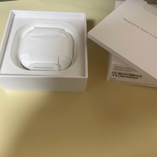 【美品】AirPods4 アクティブノイズキャンセル付き