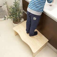 トイレ踏み台 折りたたみ 高さ調整 邪魔にならない 幅29cm 木製 トイレの踏み台 トイトレ トイレトレーニング 折り畳み ステップ 洗面所 かわいい スマイル 北欧 ホワイトの画像