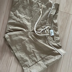 Lacoste ベージュ ショートパンツ