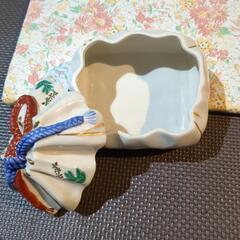 陶器の入れ物