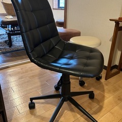 オフィスチェア黒の画像